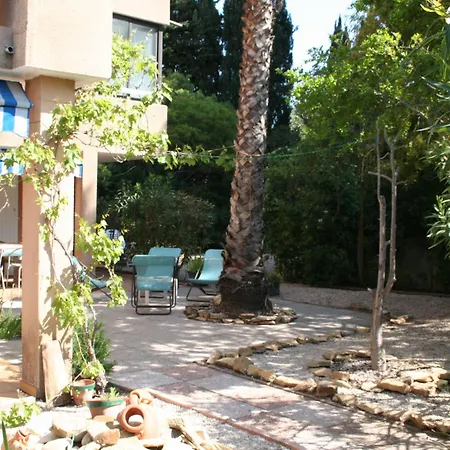 Appartement Avec Jardin 200m De La *